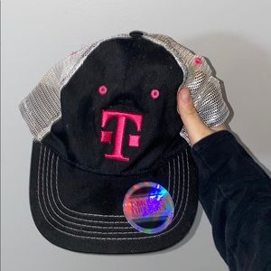 T-Mobile hat new with sticker